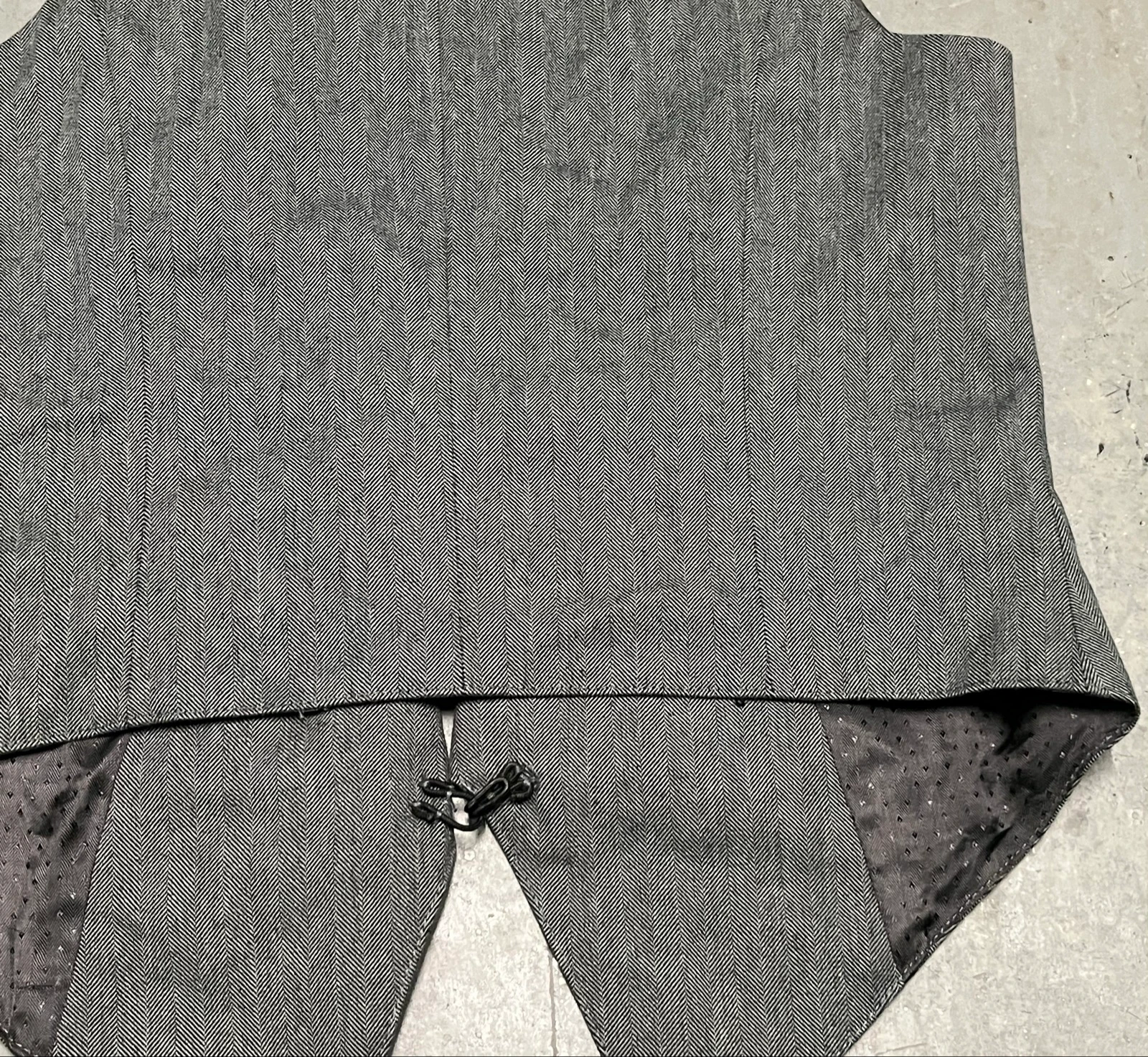 Gray Herringbone Vest – photo 9